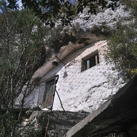 ο παράδεισος της κατερίνας * Φρύνι